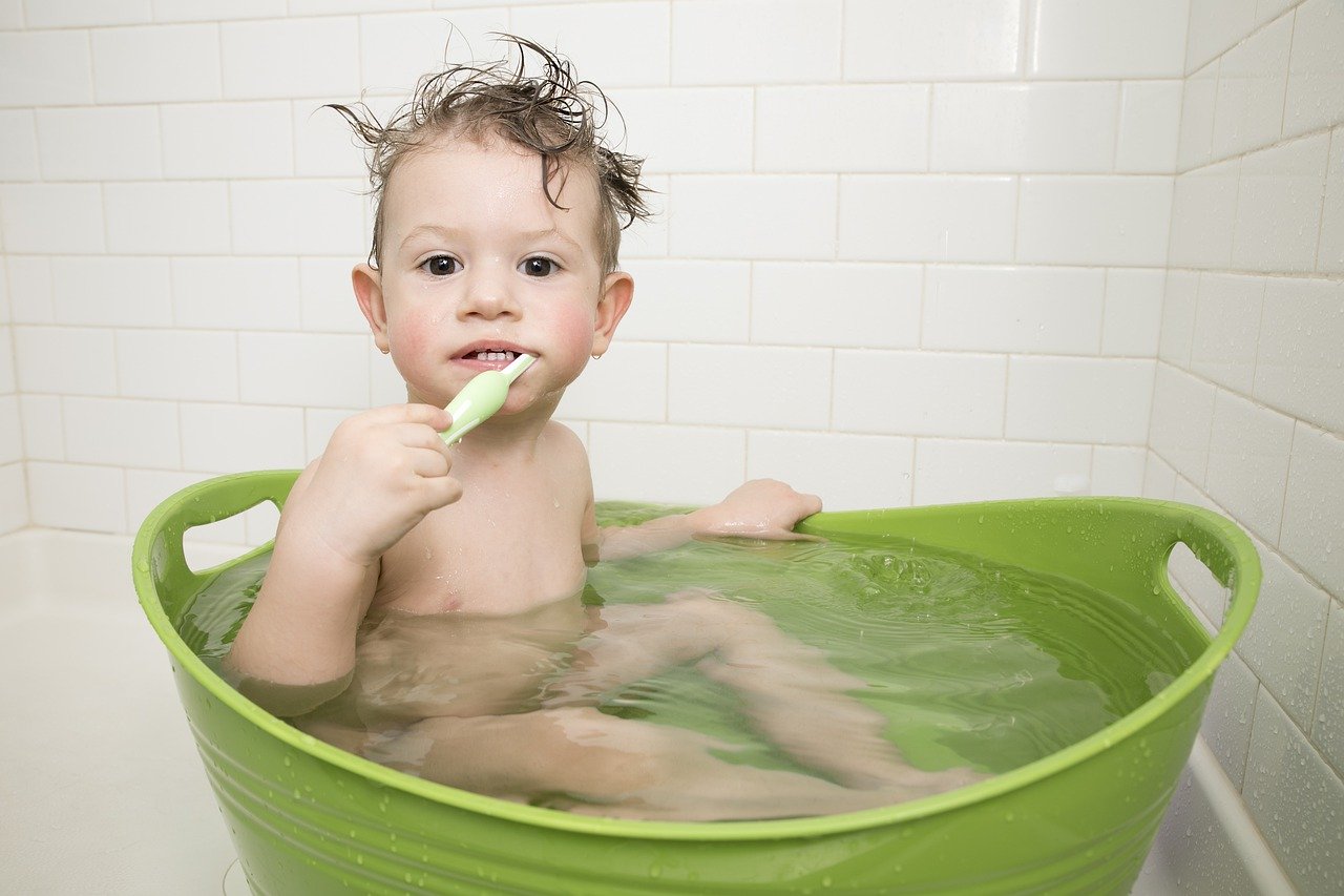Les dents de bébé : poussée dentaire tout savoir