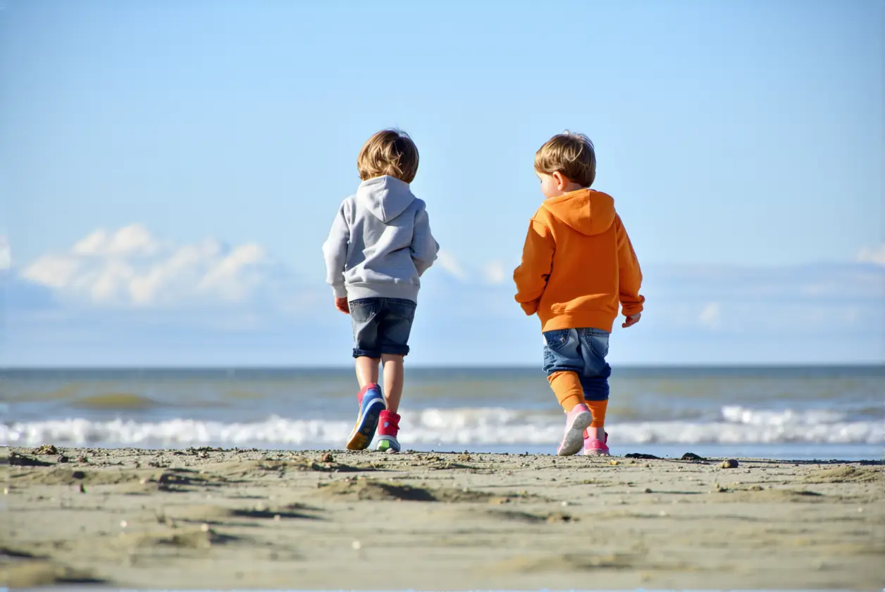 Pourquoi certains enfants marchent sur la pointe des pieds