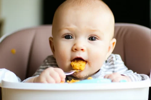 Bébé refuse de manger solide : découvrez les solutions pratiques