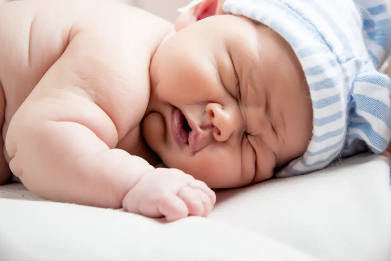 Mon bébé a le hoquet : est-ce grave ou pas ?