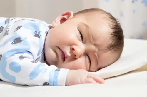 Mon bébé refuse la sieste : solutions et astuces pratiques